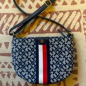 TOMMY HILFIGER NEW PURSE!!